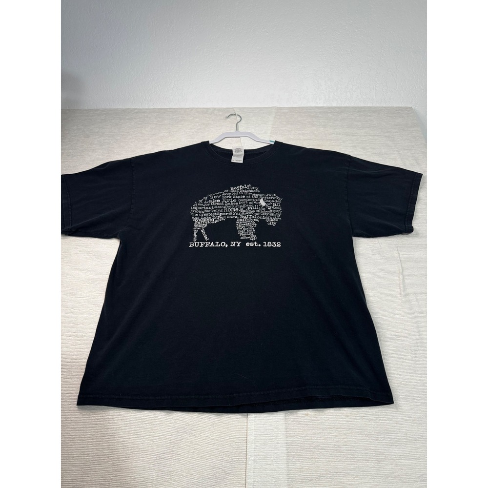 Gildan Buffalo NY Bison Typography Graphic T-Shirt Black Mens 2XL Est 1832 Tee